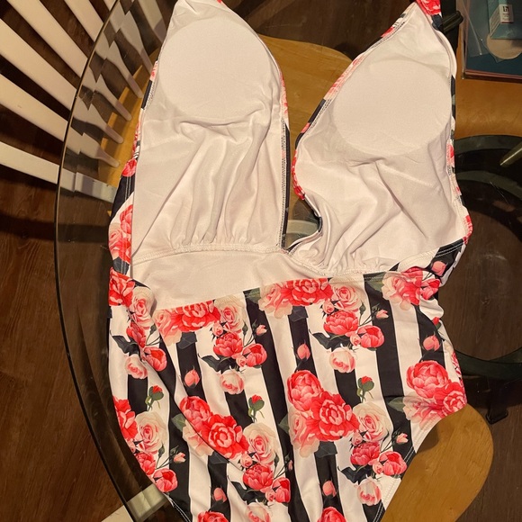 Flower and Stripes One Piece Swimsuit Size XL - Picture 2 of 5